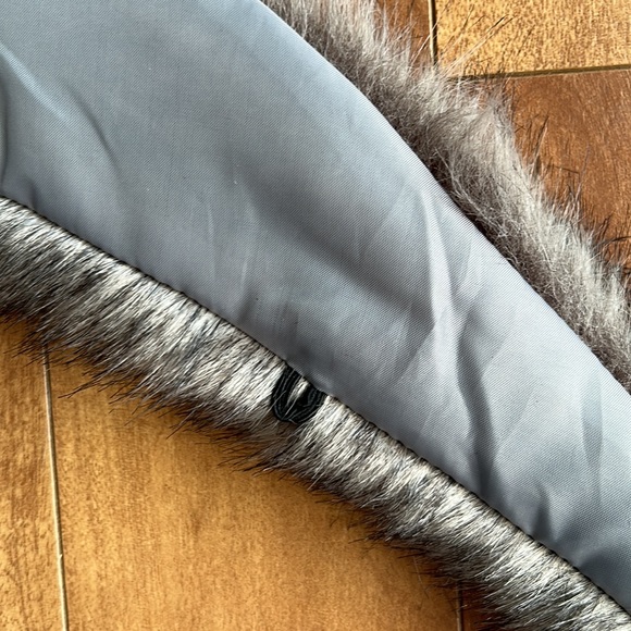 Detachable Faux Fur Lightweight Scarf/Collar🧣 - Picture 7 of 7